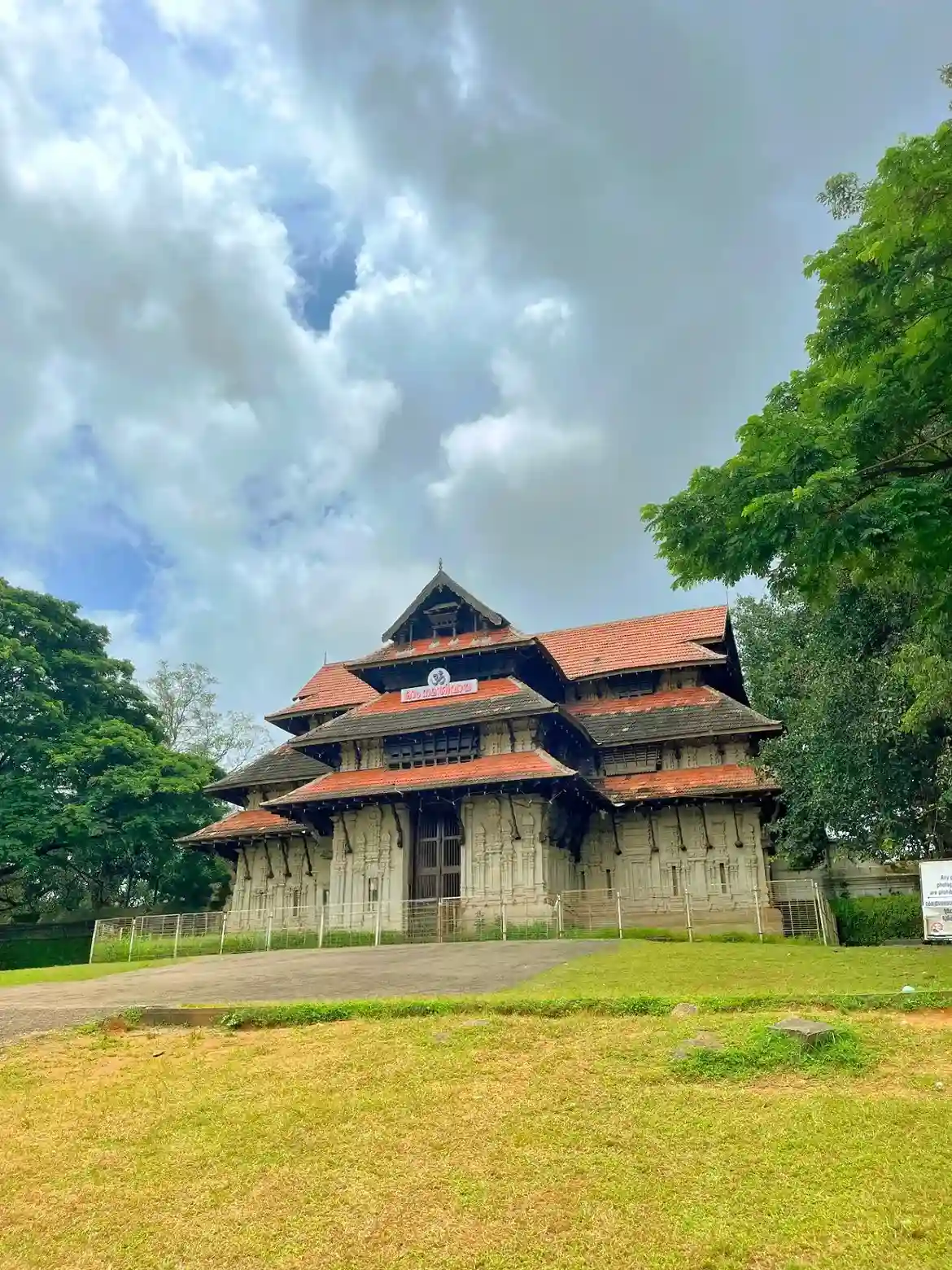 Where history meets sacred beginnings. Capturing the timeless architecture and divine grace of the Sri Vadakkunnathan Temple in Thrissur—a breathtaking backdrop for heritage traditions and unforgettable celebrations.