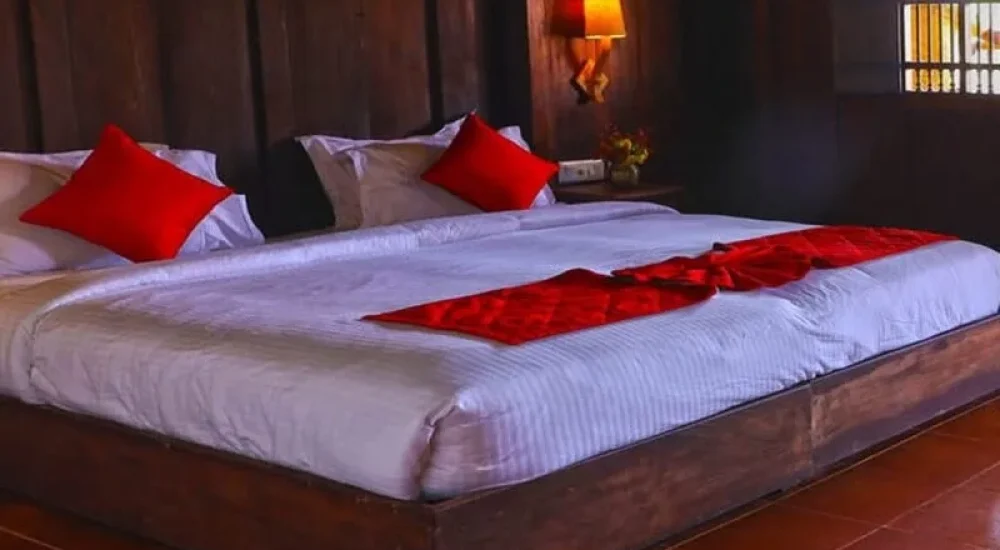 kumarakom-heritage-resort-in-vechoor-indoorwedding