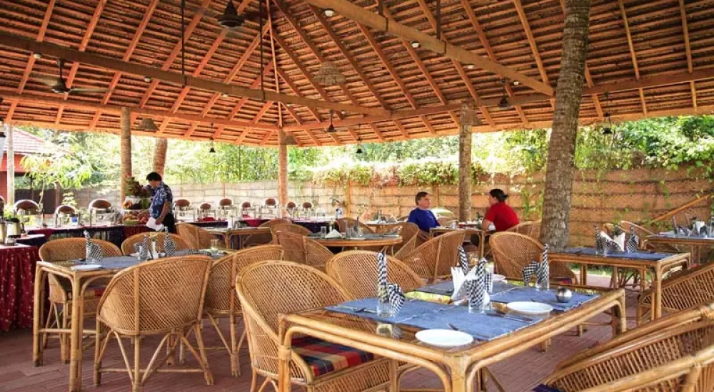 cocobay-resort-in-kumarakom-outdoorwedding