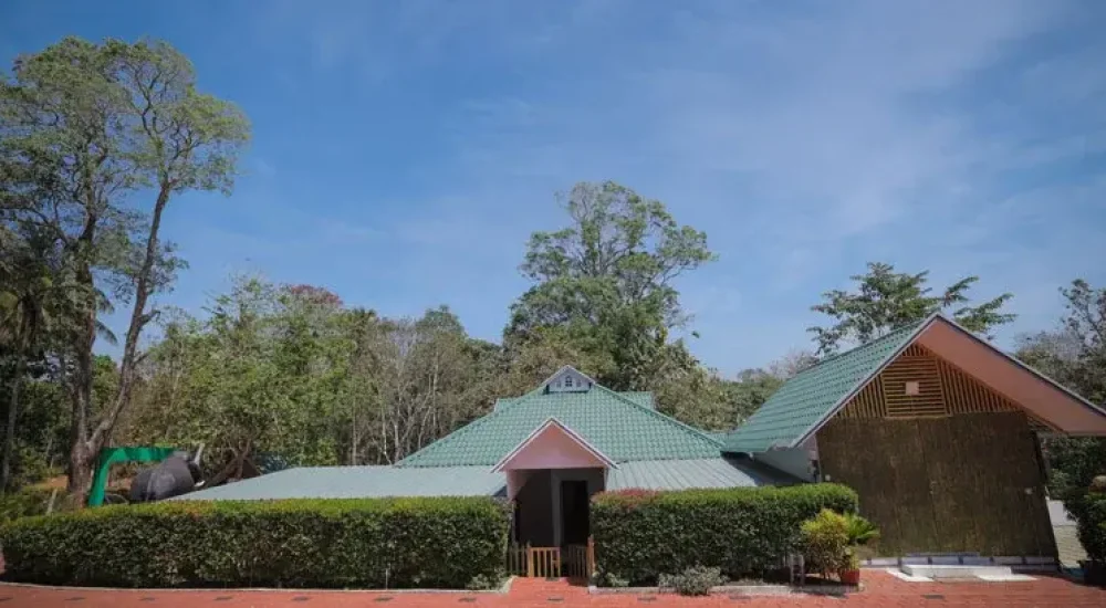 Golden Villas & Resorts in Poomala, Thrissur for wedding