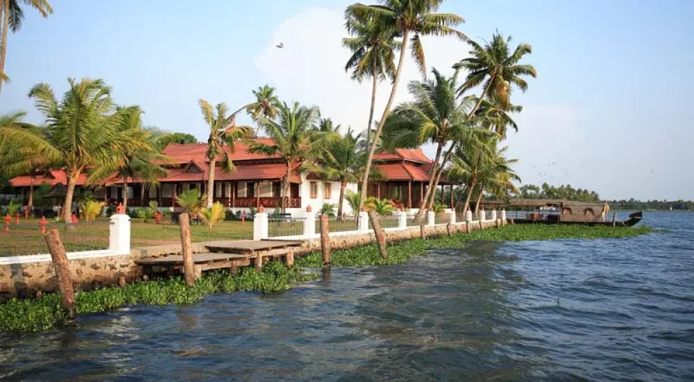cocobay-resort-in-kumarakom-outdoorwedding