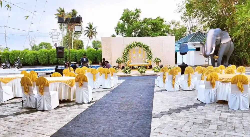 Contour Backwaters Hotel Resort in Changanassery, Kottayam For Wedding