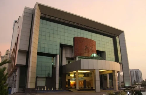 Gokulam Park Hotel And Convention Centre for wedding