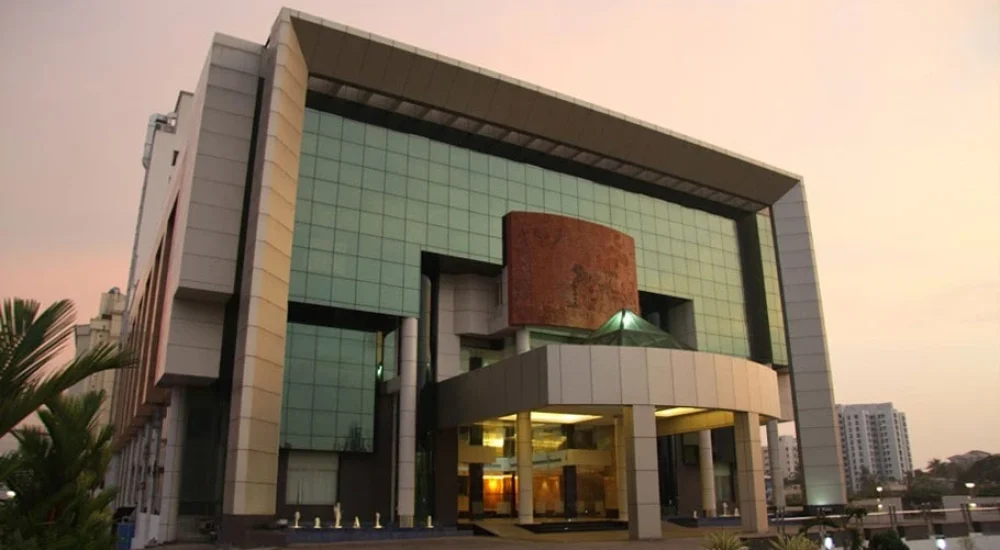 Gokulam Park Hotel And Convention Centre for wedding