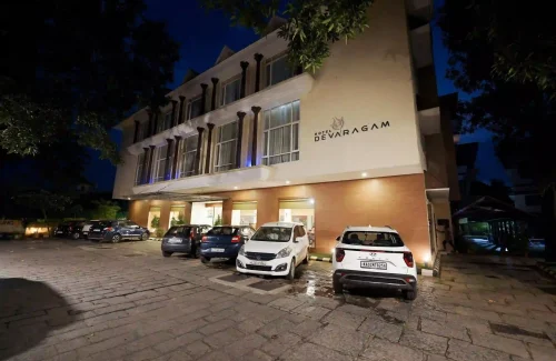 Hotel Devaragam in East Nada, Guruvayur, Thrissur for wedding