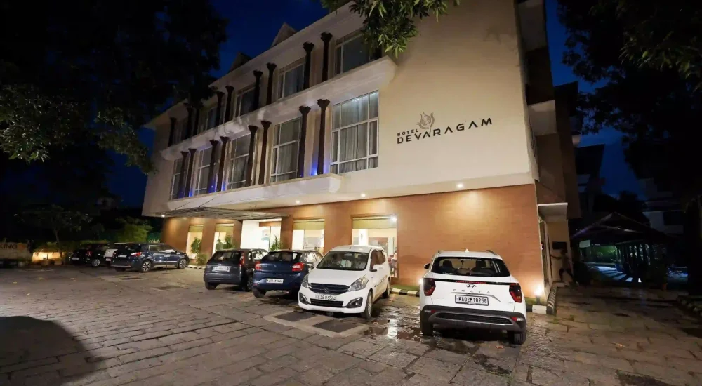 Hotel Devaragam in East Nada, Guruvayur, Thrissur for wedding