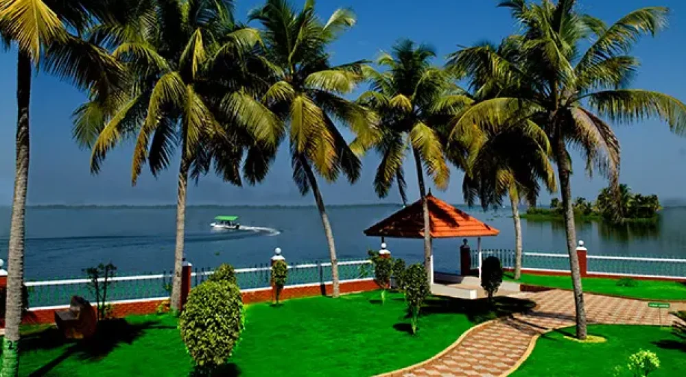 Kalathil Lake Resort in Kumarakom for destination wedding