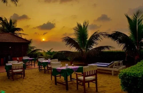 Destination wedding veneus Lake and Beach Ayurvedic Resort in Kumarakam For Wedding