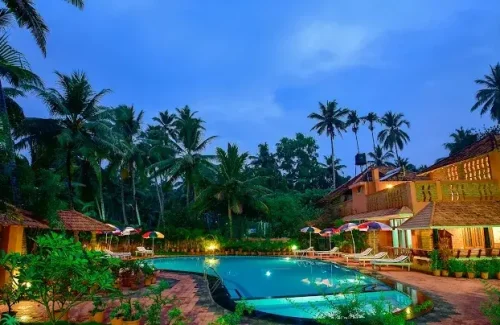 Destination wedding veneus Lake and Beach Ayurvedic Resort in Kumarakam For Wedding