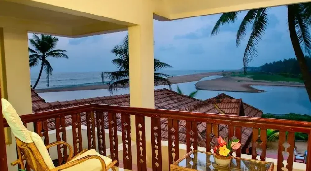 Destination wedding veneus Lake and Beach Ayurvedic Resort in Kumarakam For Wedding