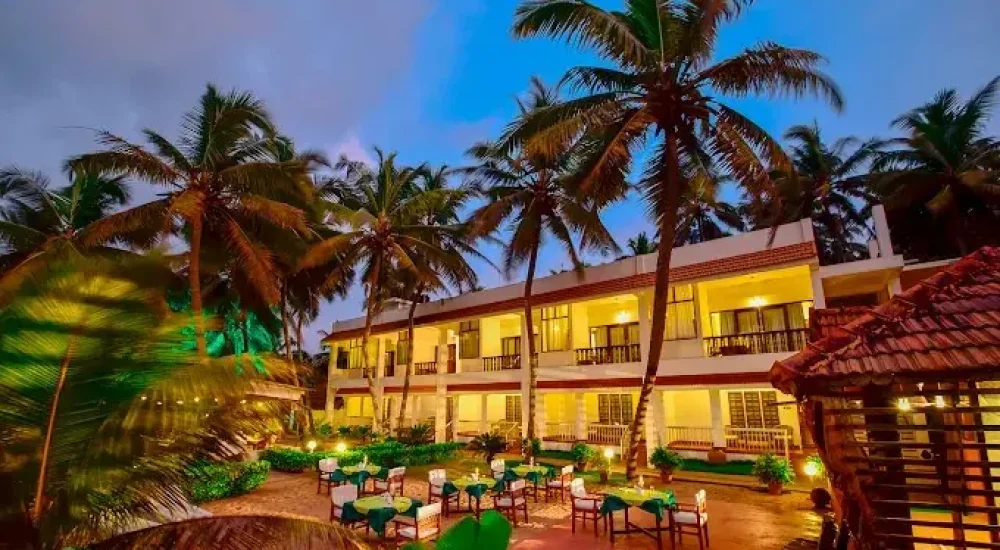 Destination wedding veneus Lake and Beach Ayurvedic Resort in Kumarakam For Wedding