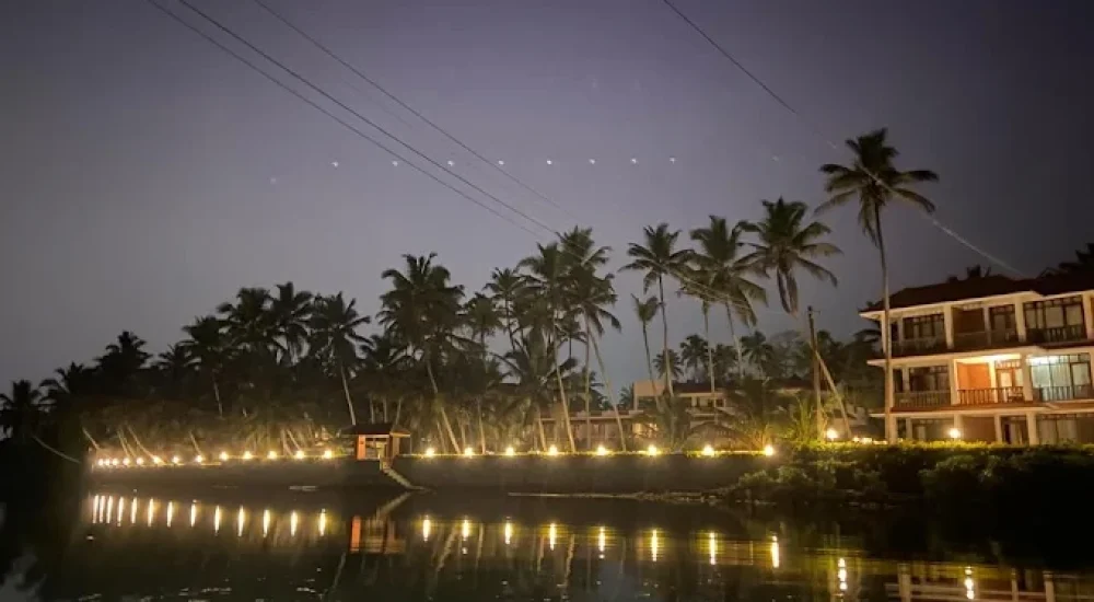 Destination wedding veneus Lake and Beach Ayurvedic Resort in Kumarakam For Wedding