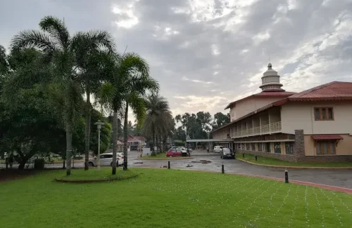 Lulu Convention Centre in Puzhakkal, Thrissur for wedding