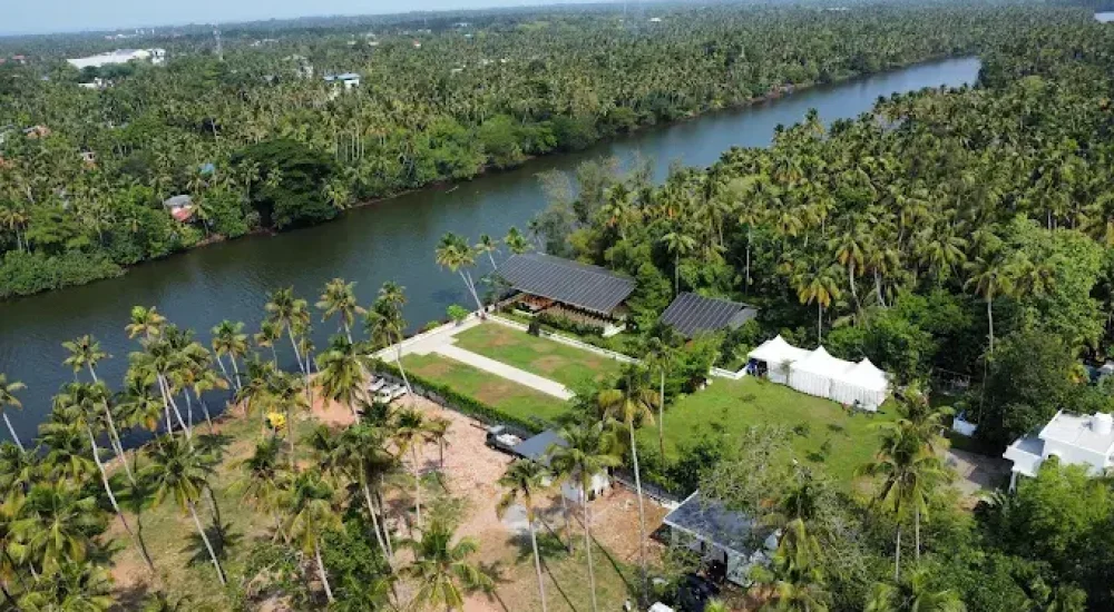 Kanjira’s Luxeves Pavilion is a wedding and event venue located in Vadakkummuri, Triprayar, Kerala.