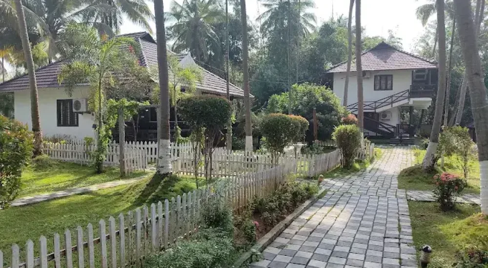 Mango County Resort in Pirayiri, Palakkad for wedding