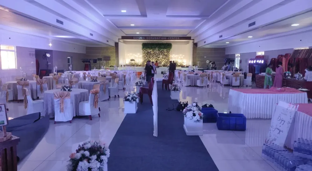 Sanjos Convention Centre in Ettumanoor, Kottayam indoor for wedding