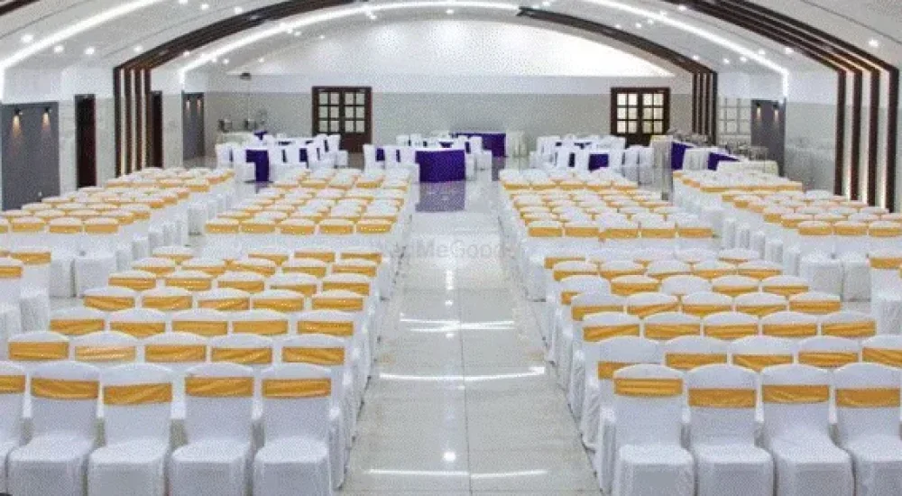 Star Convention Centre in Manjapra, Kochi for wedding
