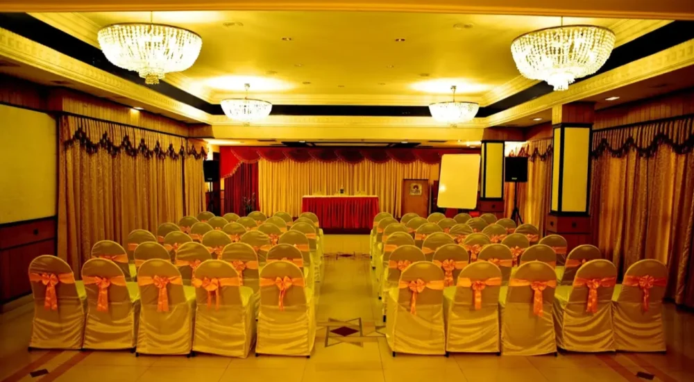 Star Convention Centre in Manjapra, Kochi for wedding