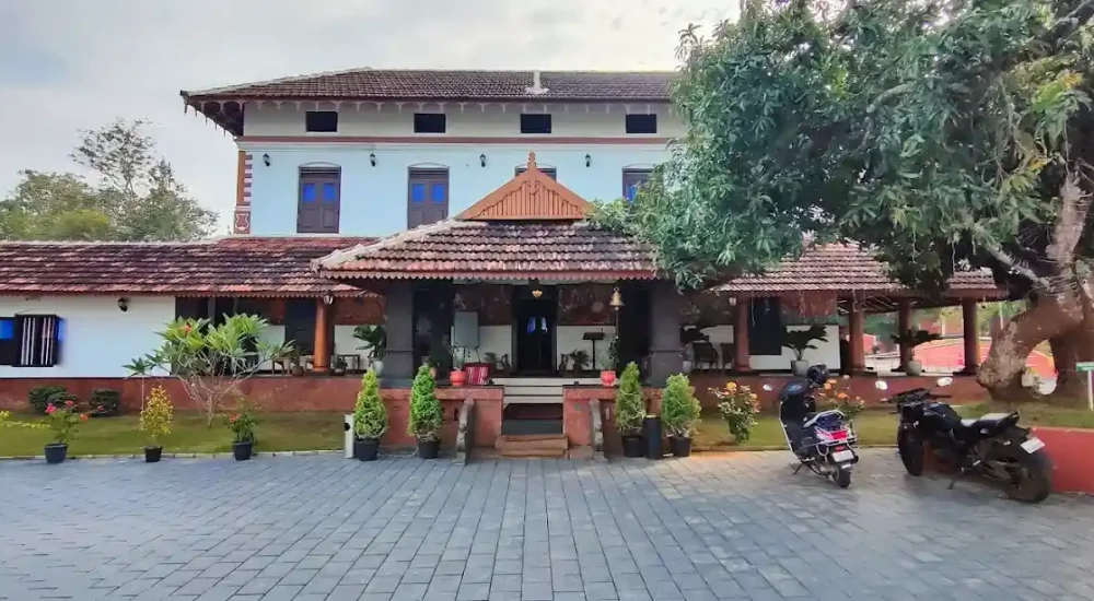 CHITHRAPURI Heritage Hotel in Alathur, Palakad for traditional Wedding