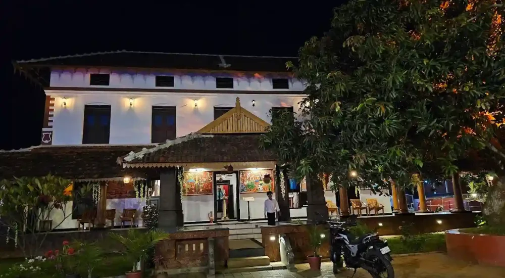 CHITHRAPURI Heritage Hotel in Alathur, Palakad for traditional Wedding