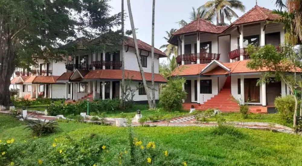 Doves Goldfieldd Lake Resort in Kumarakom
