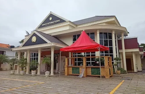 Grace international convention center in Kaipamangalam, Thrissur for wedding