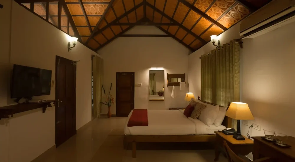 Palm Grove Lake Resort indoor for wedding