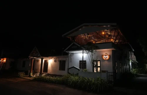 Kayyalas Courtyard in Pazhuvil, Thrissur for nalukett wedding venue