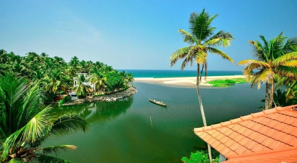 Destination wedding veneus Lake and Beach Ayurvedic Resort in Kumarakam For Wedding