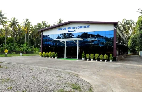 Linus Auditorium in Kottekkad, Kuttoor,Thrissur for Wedding