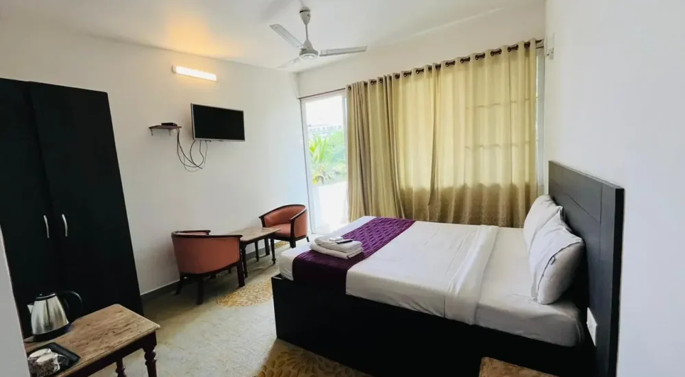 MIA RIAAN LAKE VIEW RESORT in Nettoor, Maradu, Ernakulam for indoor Wedding