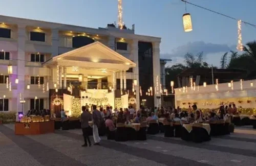 Hitech Auditorium in Pirayiri, Palakkad outdoor for wedding