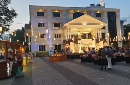 Hitech Auditorium in Pirayiri, Palakkad outdoor for wedding