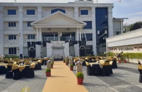 Hitech Auditorium in Pirayiri, Palakkad outdoor for wedding