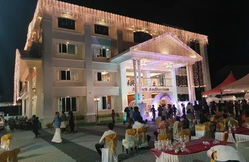 Hitech Auditorium in Pirayiri, Palakkad outdoor for wedding
