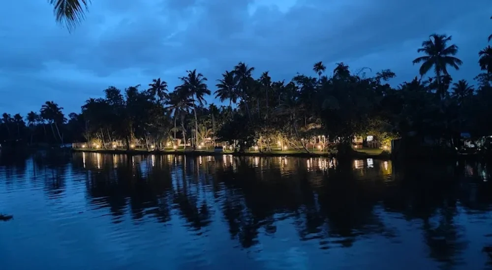 Palmgrove Lake Resort in Punnamada, Alappuzha For Wedding