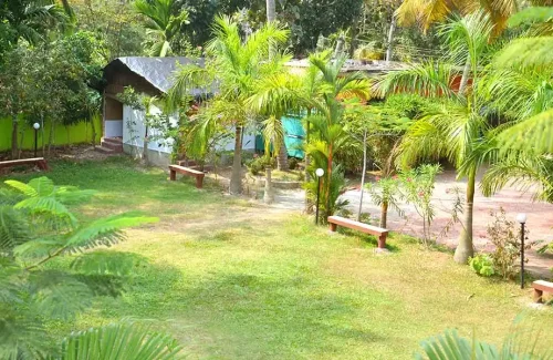 Lake Symphony Resort in Panangad, Kochi outdoor for wedding