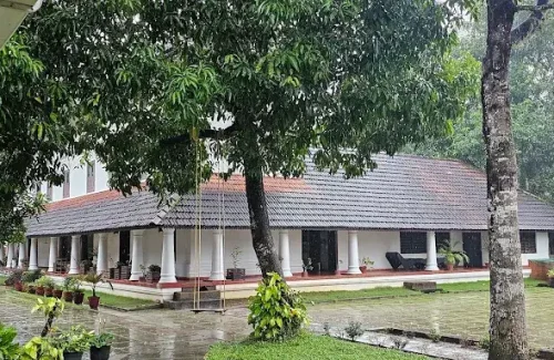 KR Thekkedathu Mana In Kunnamkulam, Thrissur For Destination Wedding