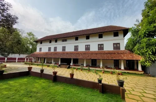 KR Thekkedathu Mana In Kunnamkulam, Thrissur For Destination Wedding