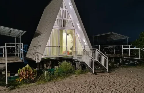 Kumbalangi Blue Waves outdoor wedding stay