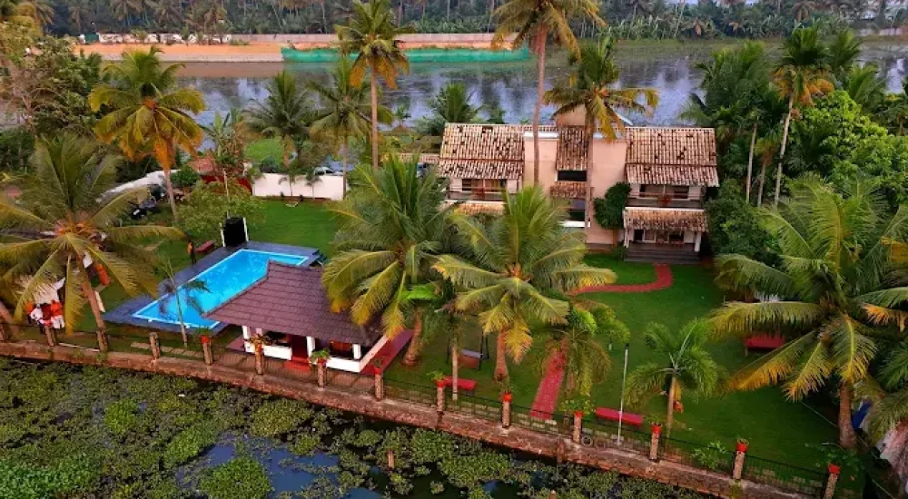 backwater-brook-in-kumarakom-kottayam-outdoorwedding