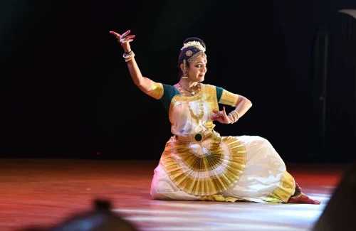 mohiniyattam Dance service Kerala